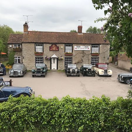 The Anchor Inn Торнбери Экстерьер фото